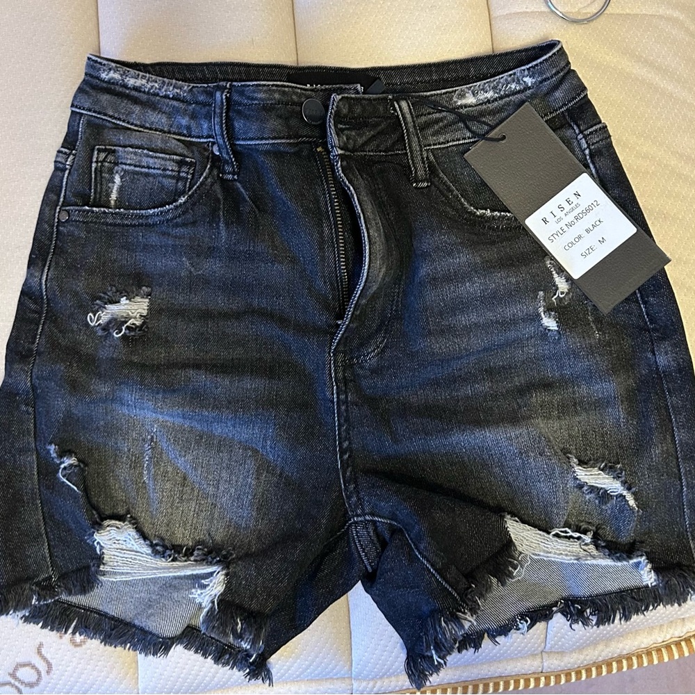 New tags Risen, black, distressed shorts
